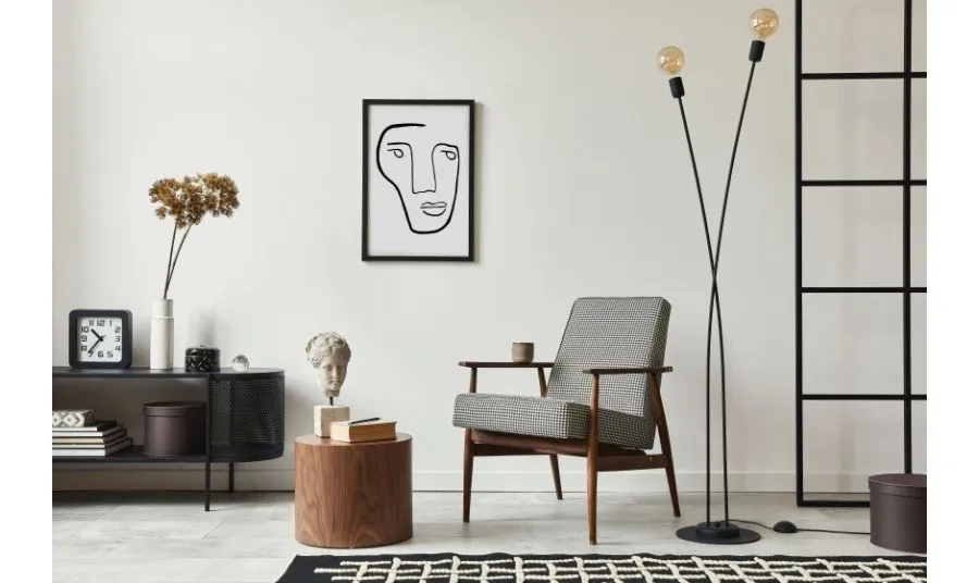 Diferencias entre arquitectura e interiorismo en Zaragoza en un espacio moderno con mobiliario minimalista